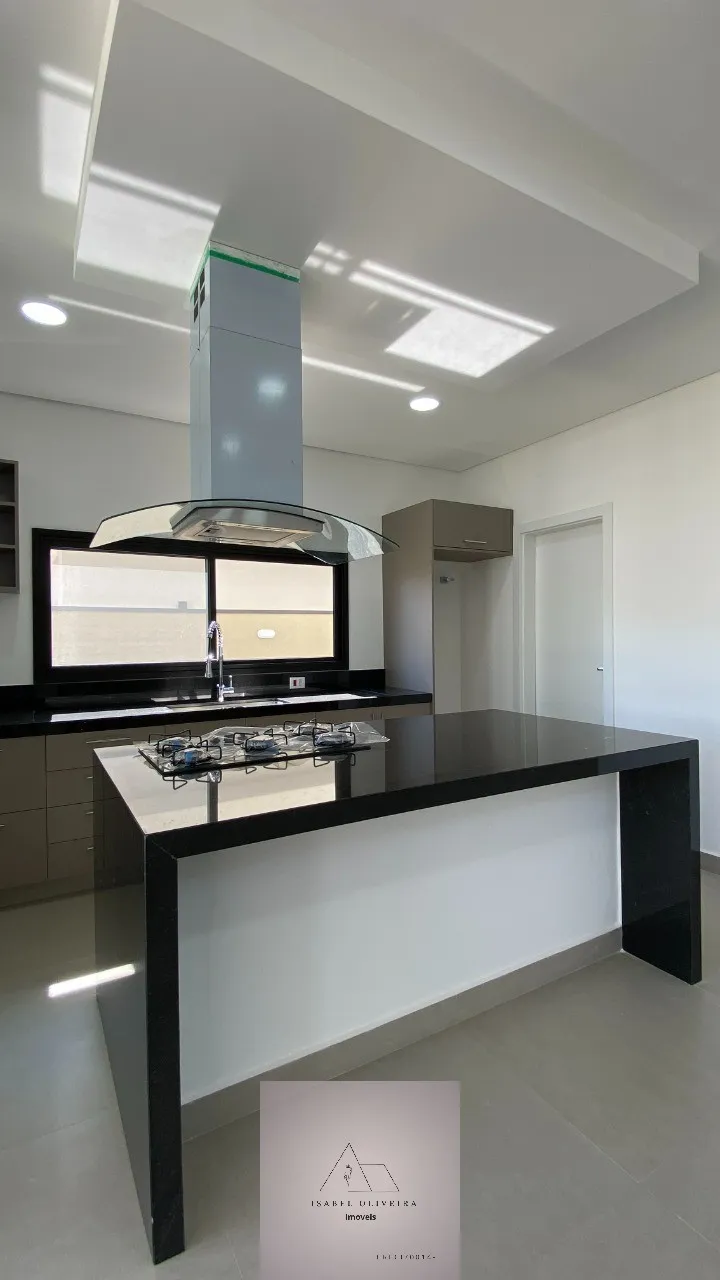 Imagem Casa de luxo à venda em Condomínio Vilas do Golfe, Itu-SP: 3 quartos, 3 suítes, 1 sala, 4 banheiros, 4 vagas de garagem, 246m².