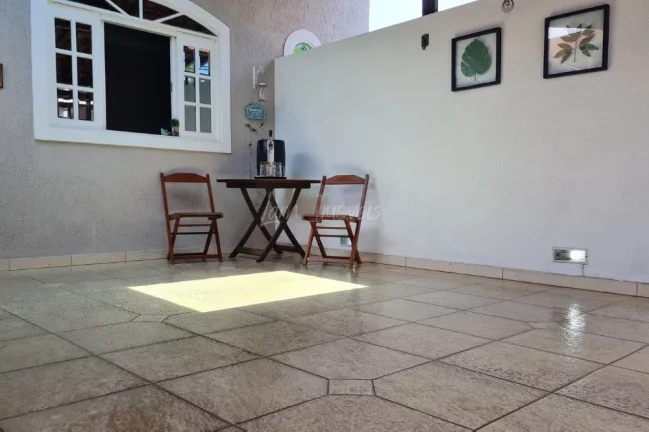 Imagem Casa Linear Reformada e mobiliada 2 Quartos à Venda - 109m²