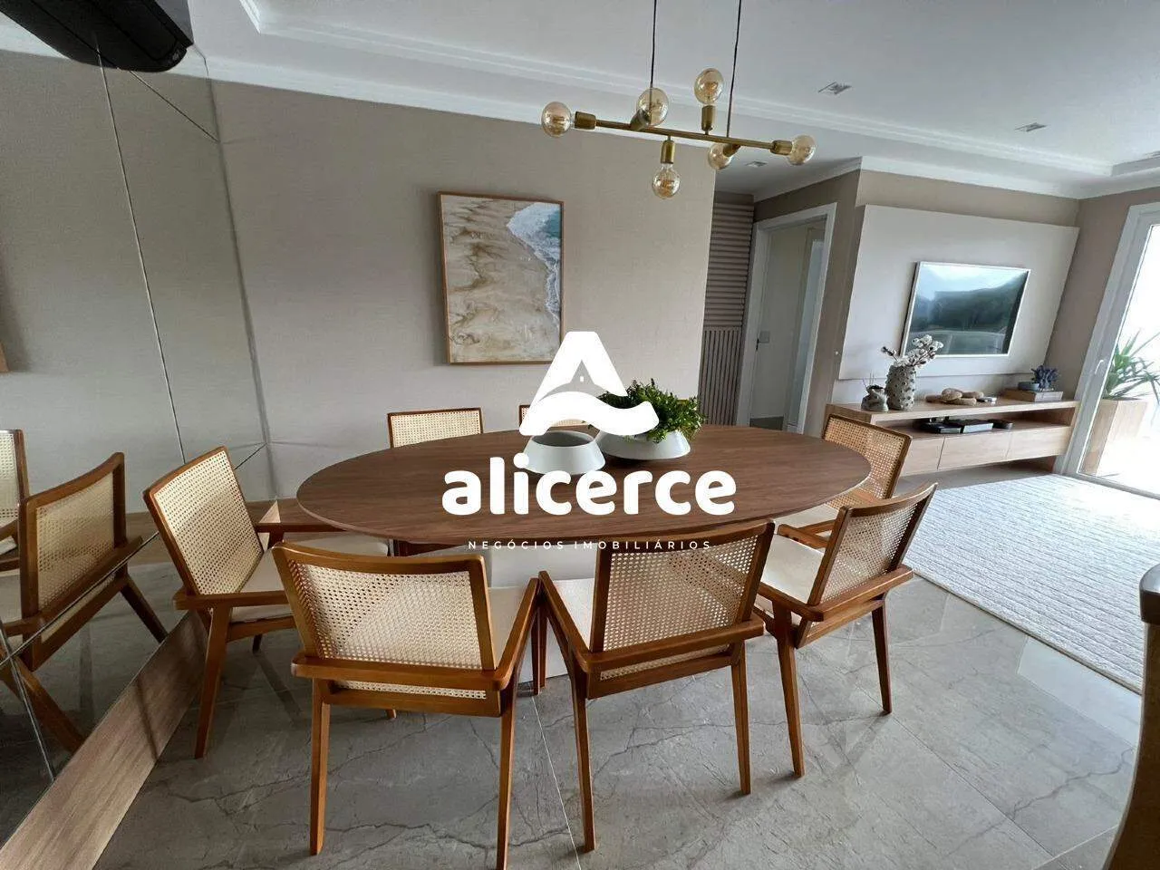 Cobertura à venda com 4 quartos 4 suítes, 221m² em Coqueiros Florianópolis