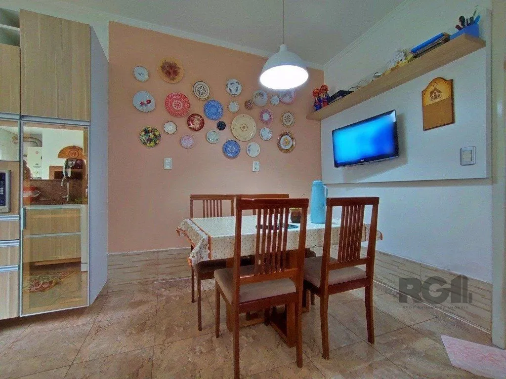 Imagem Casa 4 quartos no bairro Partenon, em Porto Alegre