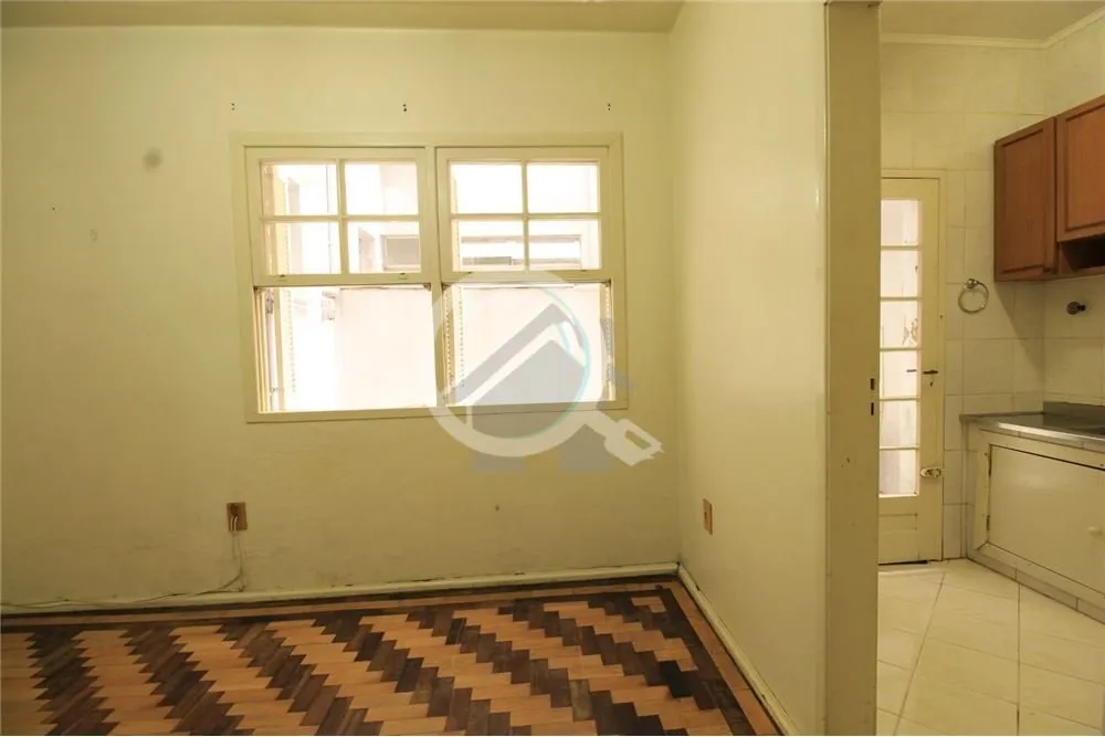 Imagem Amplo apartamento de 1 dormitório com closet, banheiro com ventilação natural, amplo arejado, pá...