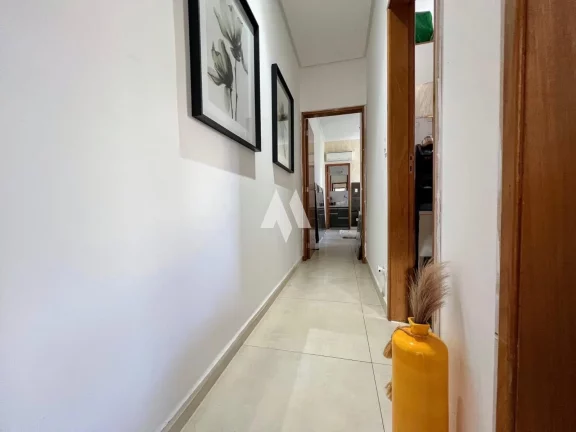 Imagem Casa à venda com 2 dormitórios e 1 suite - Embaré / Santos