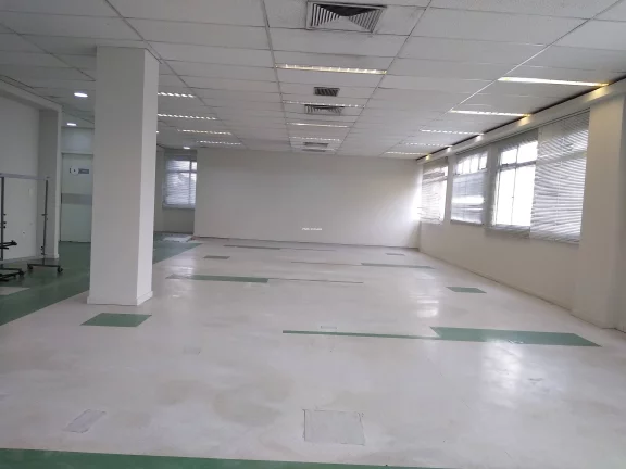 Imagem Imóvel Comercial em Ótimo Estado | Terreno 3.535m² | Construção 4.816m² | Próximo à Marginal Tietê"