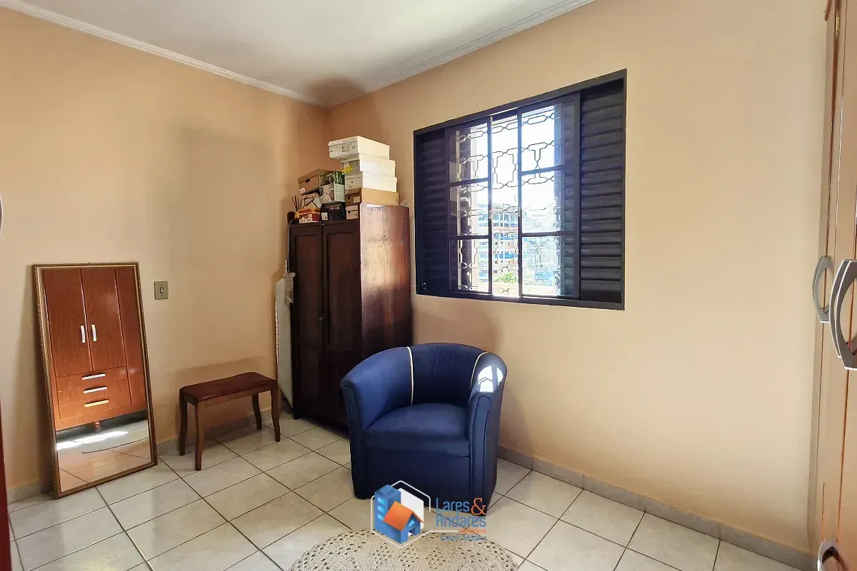 Imagem Sobrado para venda em Parada Inglesa com 6 quartos, sendo 2 suítes, 150m²