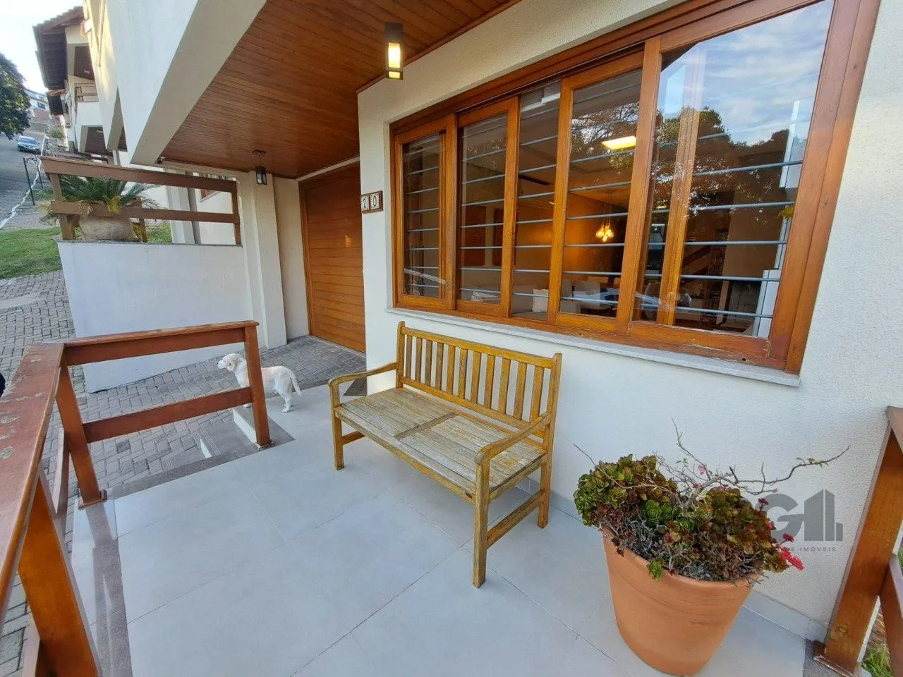 Imagem Casa em Condomínio com 03 quartos e 02 vagas no Bairro Nonoai