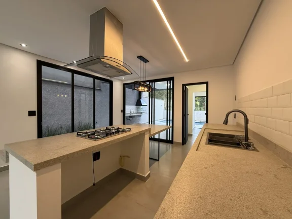 Imagem Casa á Venda no Nova Jaguarí com fundo para mata e piscina