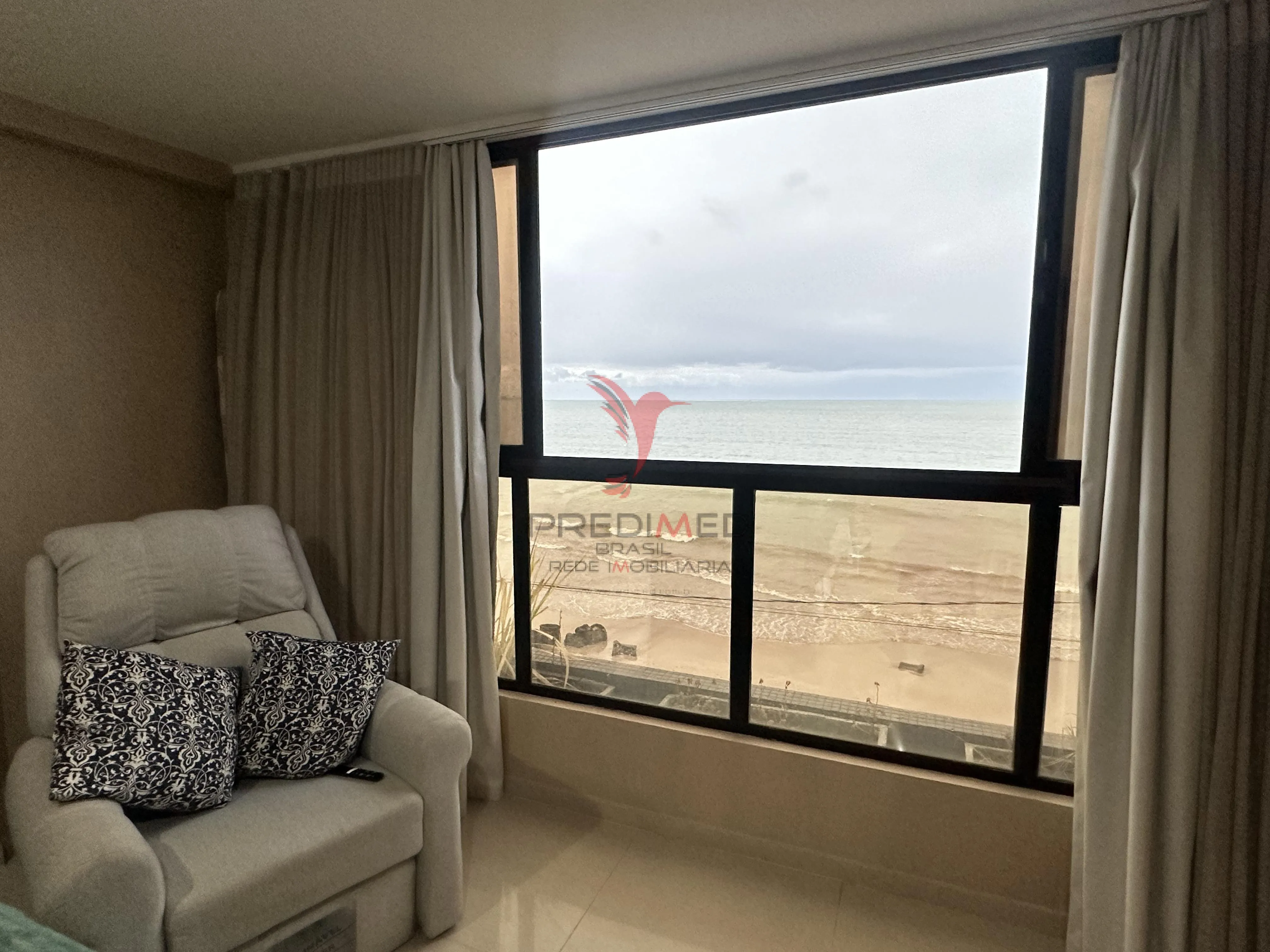 Imagem Vende-se flat na beira-mar do Bessa, vista definitiva, pronto para rentabilizar