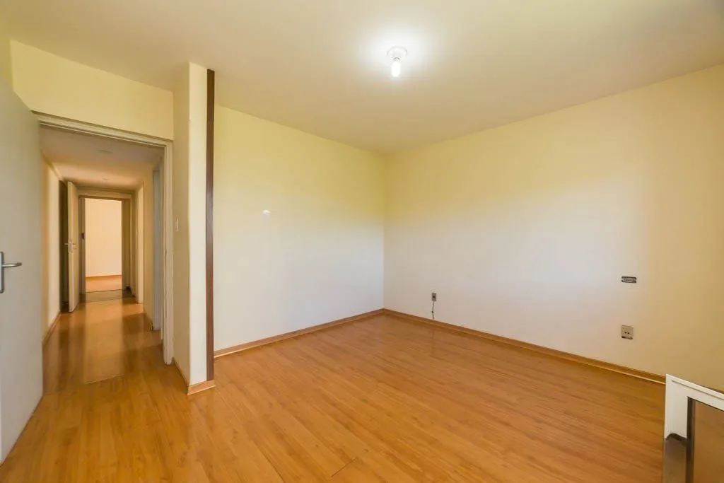 Imagem Apartamento de 3 dormitórios à venda no Bairro Auxiliadora, Porto Alegre.