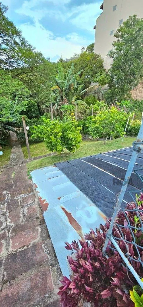 Imagem Casa para Venda - 350m², 5 dormitórios, sendo 1 suite, 6vagas - Cristal