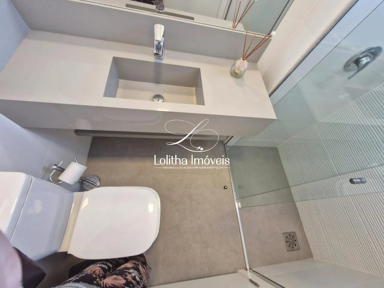 Imagem APARTAMENTO DE LUXO COM 3 SUÍTES, SEMI MOBILIADO À VENDA NO KOBRASOL - SÃO JOSÉ/SC.