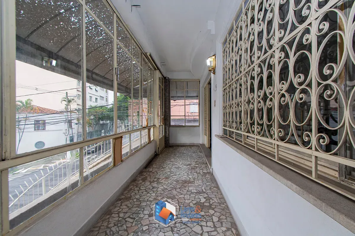 Imagem Sobrado para venda em Aclimação com 3 quartos, 295m²