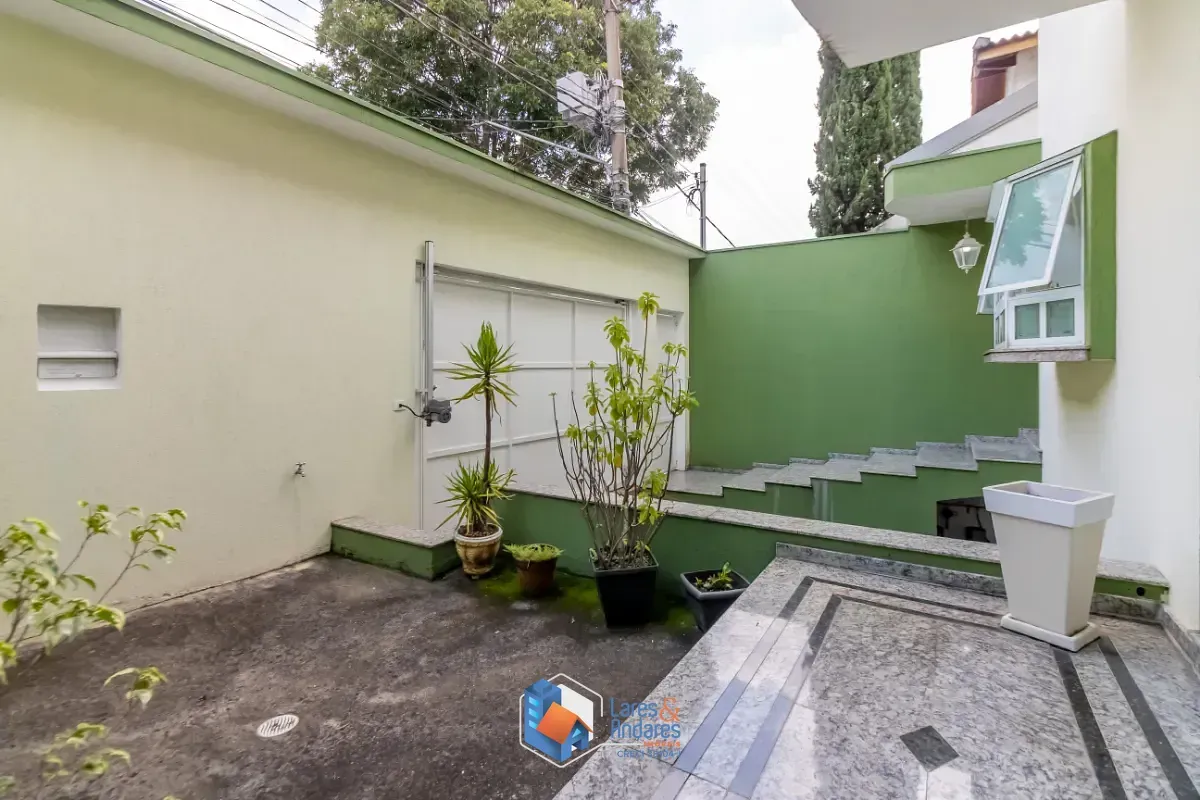 Imagem Sobrado para venda em Jardim Maria Estela com 3 quartos, sendo 3 suítes, 500m²