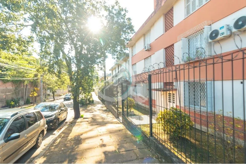 Imagem Venha conhecer este apartamento garden de 66m² no coração do bairro Petrópolis, em Porto Alegre!...