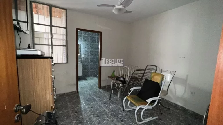 Imagem Casa de 3 dormitórios no bairro Vila Celeste, em Uberaba - Imperdível!