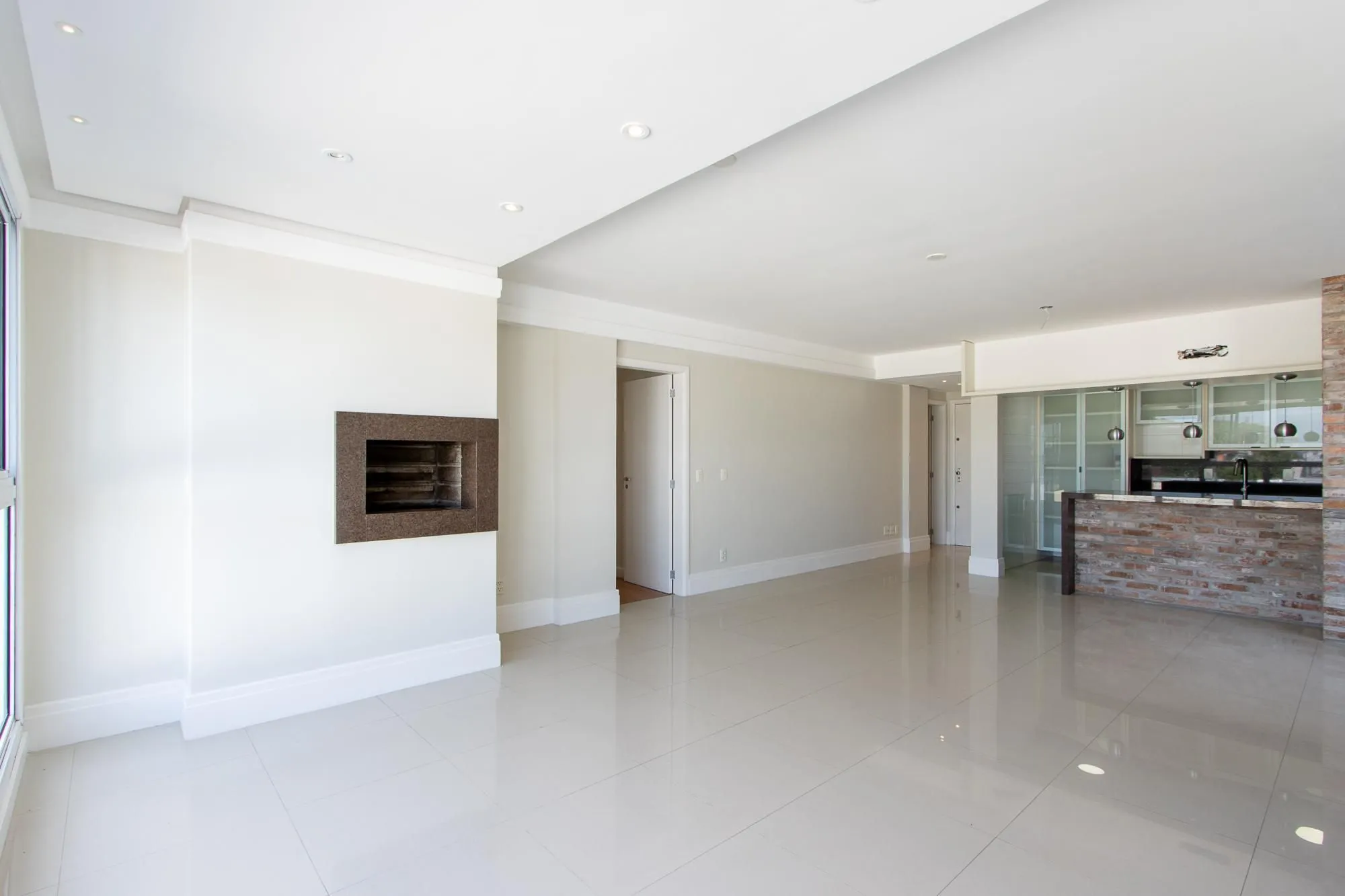 Imagem Excelente apartamento de 3 dormitórios, 1 suíte e 2 vagas de garagem.