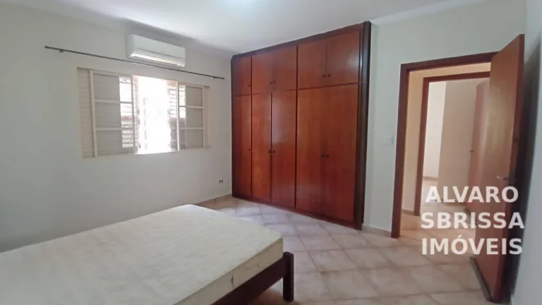 Imagem Excelente Casa térrea -com 3 dormitórios proximó ao centro de Itu
