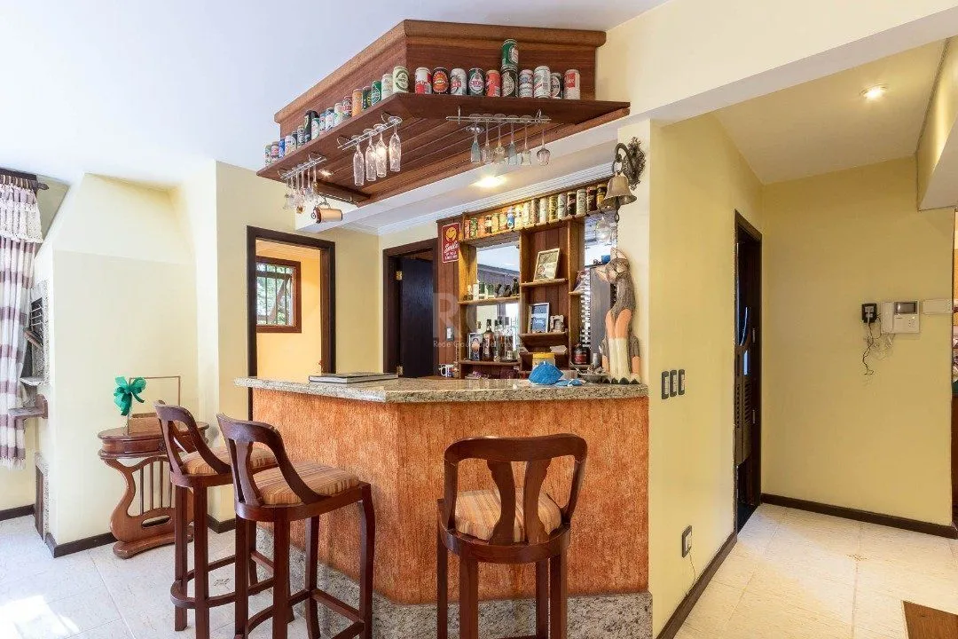 Imagem Casa para Venda - 308.25m², 3 dormitórios, sendo 1 suites, 5 vagas - Cristal