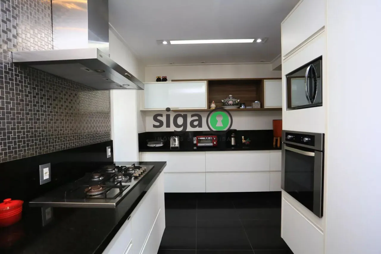 Imagem Apartamento de 223 metros com 3 quartos e 4 vagas
