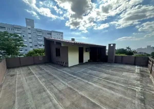 Imagem Ótima casa no bairro Jardim Lindóia, com 4 quartos, pátio amplo e área com churrasqueira
