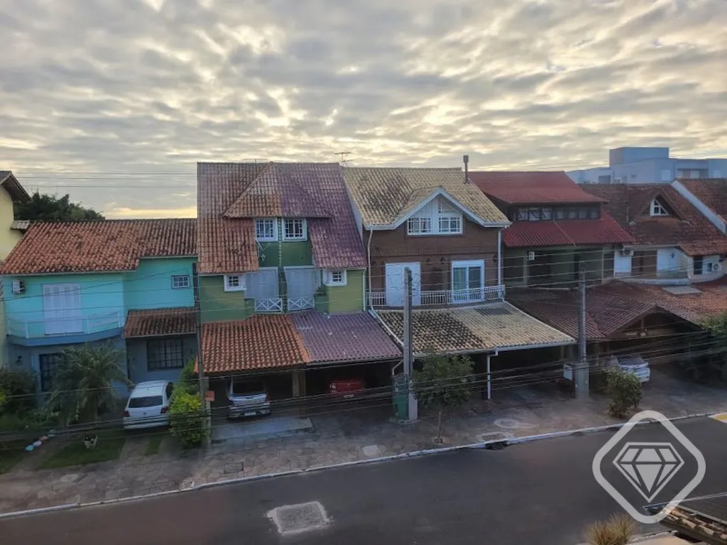Imagem Casa em condomínio fechado, com ambientes acolhedores, excelente distribuição e infraestrutura co...