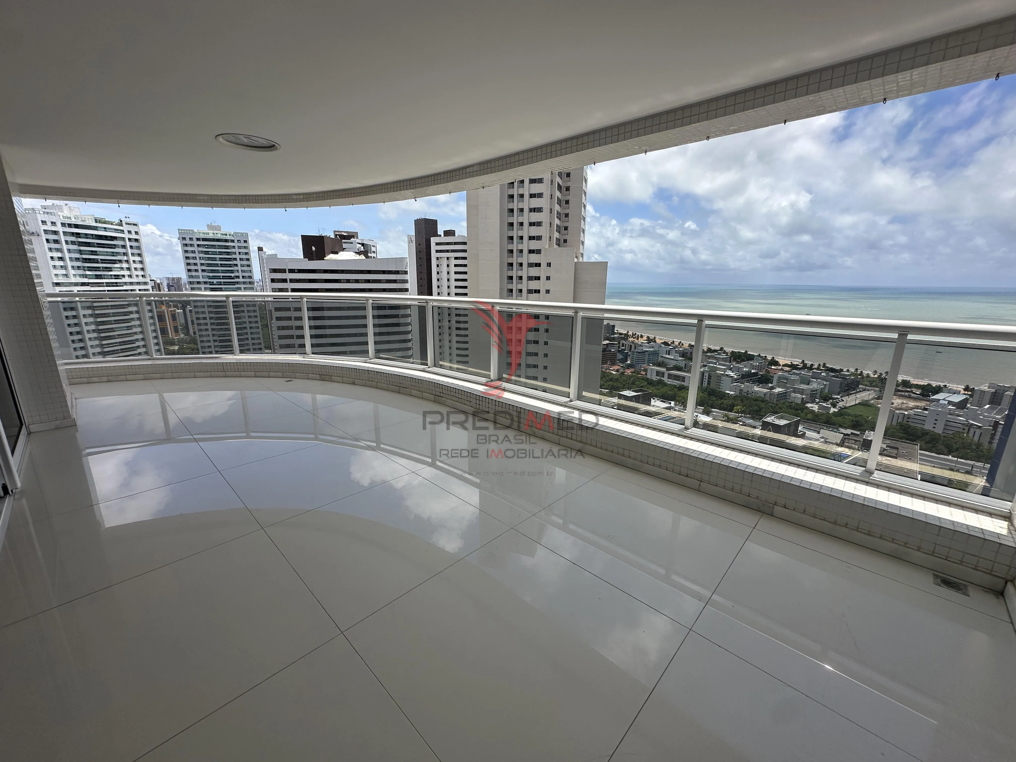 Imagem Vende-se apartamento de luxo, com vista definitiva, no Altiplano de Cabo Branco