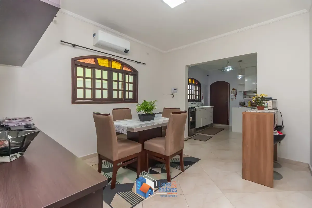 Imagem Casa para venda em Parque São Domingos com 3 quartos, sendo 3 suítes, 222m²