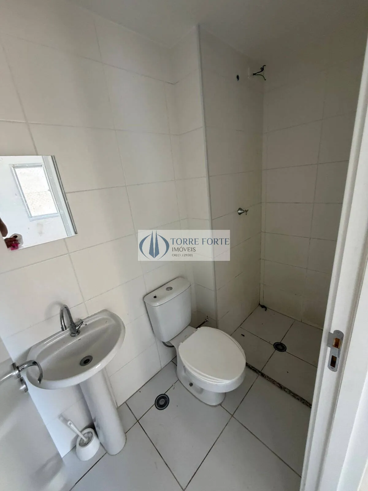 Imagem Ótimo apartamento com 45 m² reformado e semi-mobiliado próximo estação trem
