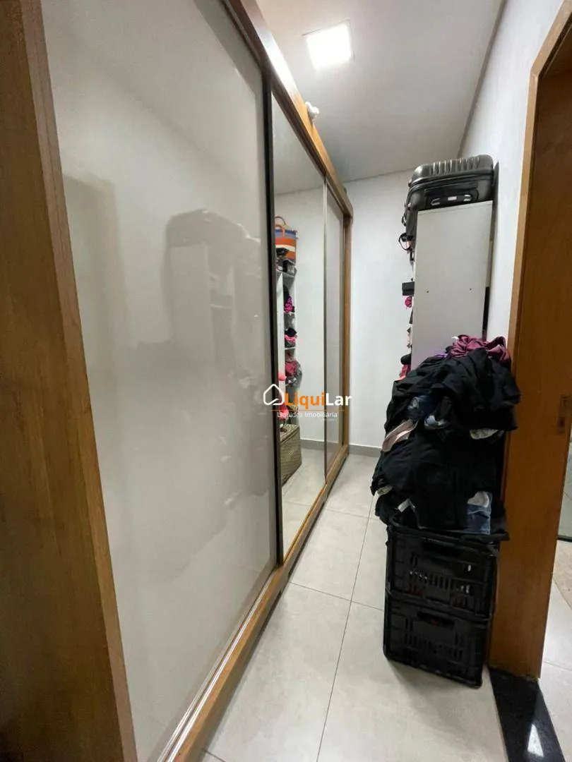 Imagem Casa à Venda no Montevidéu com 3 Suítes, Piscina, Espaço Gourmet e Amplo Quintal Próxima ao Alphaville IV