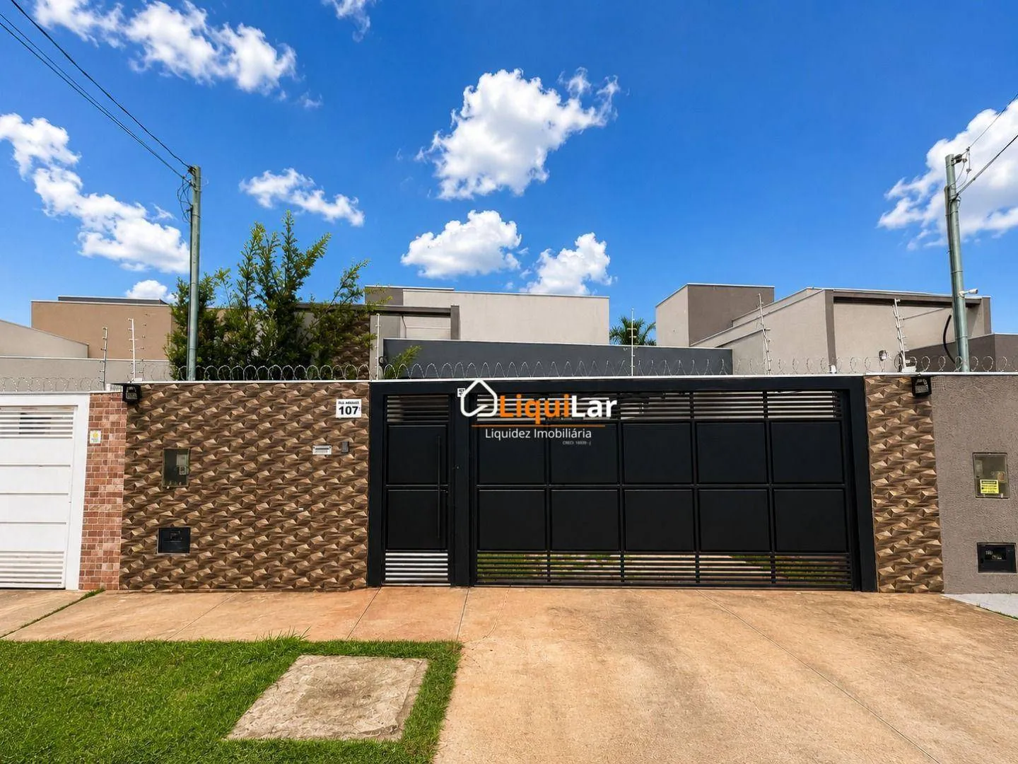 Foto do imóvel Casa à Venda Próxima à Lagoa Itatiaia com Suíte, Varanda Gourmet e Aceita Financiamento