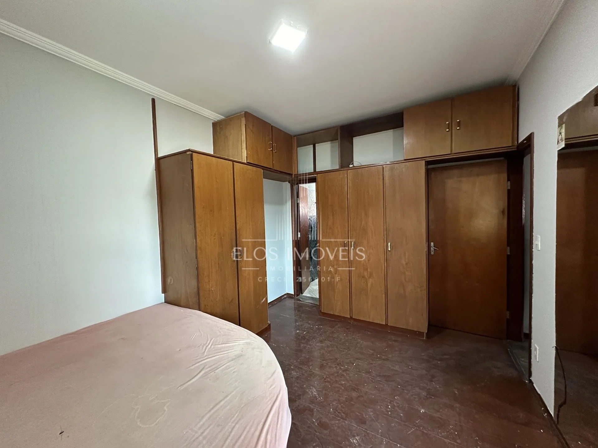 Imagem Sobrado de 5 quartos, 434m² no bairro Vila Queiroz, em Limeira
