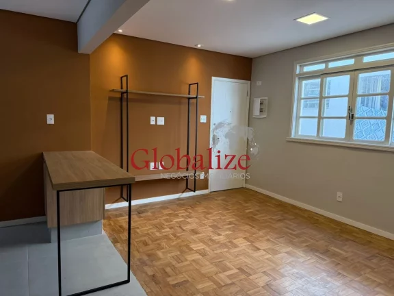 Imagem Apartamento à venda com 68m², quartos, garagem, reformado por R$440.000,00 no Embaré em Santos