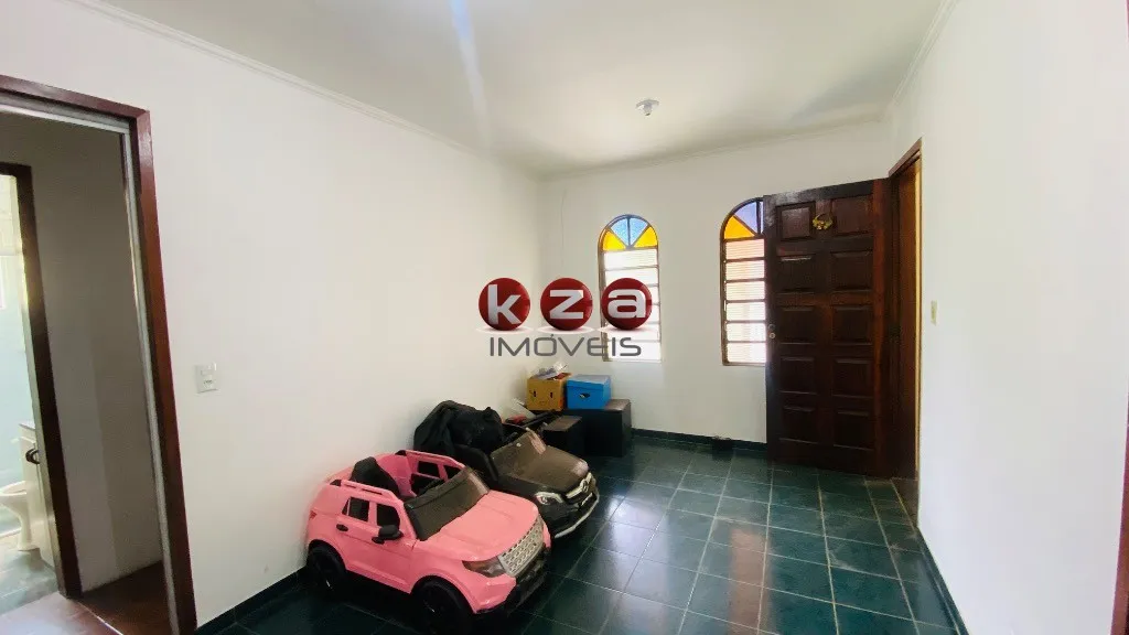 Imagem Imperdível casa à venda em Valinhos-SP, Jardim Itapuã: 4 quartos, 1 suíte, 2 salas, 3 banheiros, 3 vagas, 158m². Aproveite!