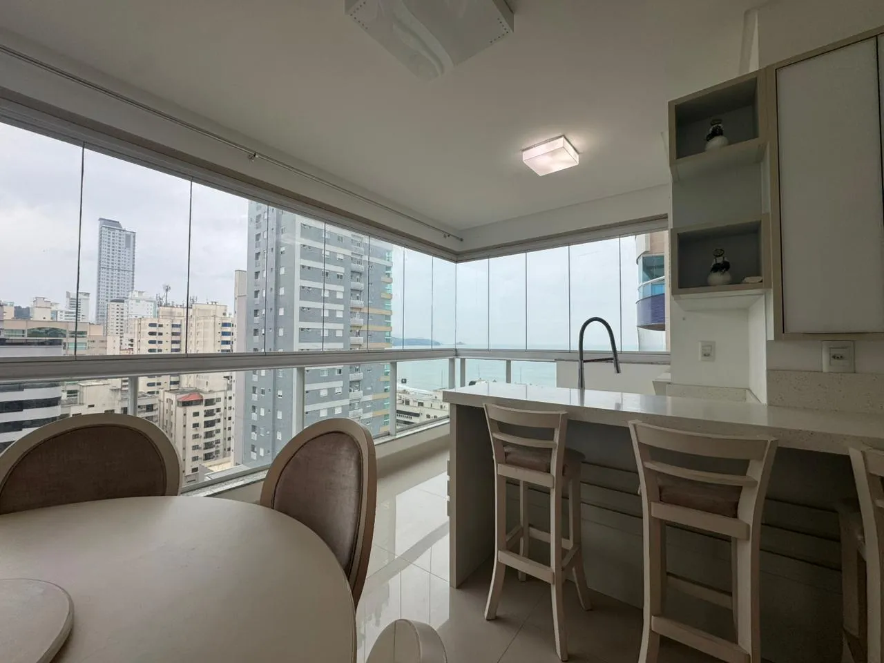 Imagem Apartamento com vista para o mar à venda com 171m2 por R$ 3.500.000,00