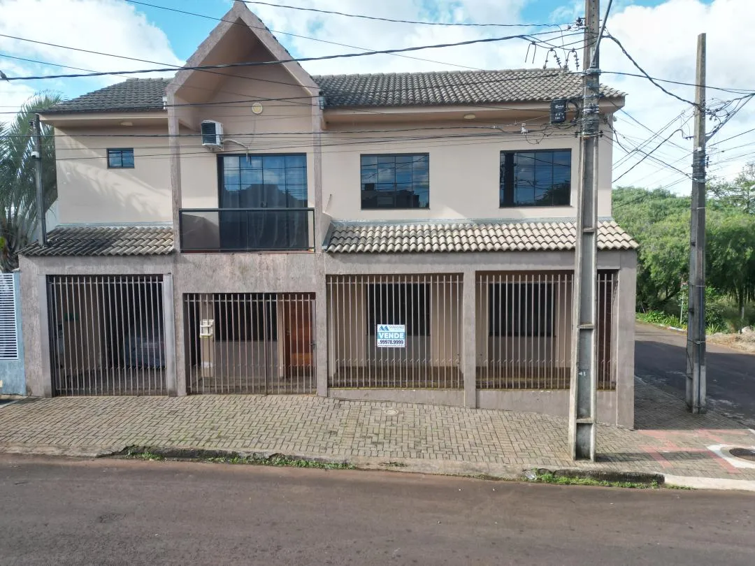 Imagem Sobrado Usado à venda em Cascavel - Pioneiro Catarinenses - 218m²