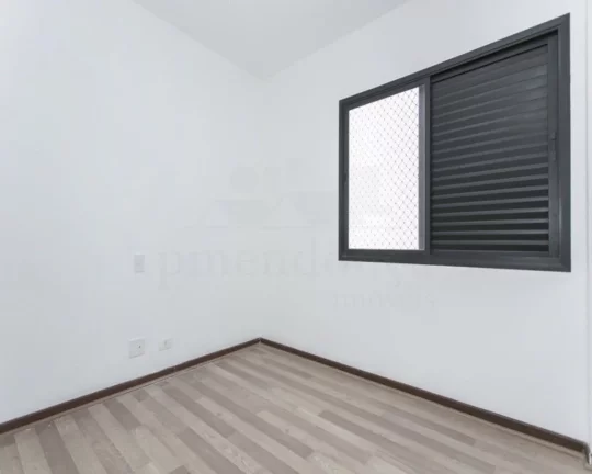 Imagem Apartamento com living para 02 ambientes, piso de tacos, 03 dormitórios, armários embutidos, banhe...