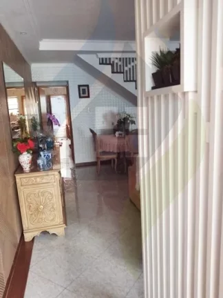 Imagem Casa de 3 dormitórios sendo 1 suíte, 5 banheiros, 2 vagas, com 210m² em Rudge Ramos, São Bernardo do Campo