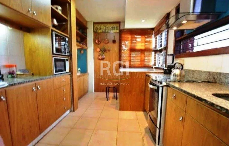 Imagem Casa para Venda - 276m², 3 dormitórios, sendo 1 suites, 5 vagas - Medianeira