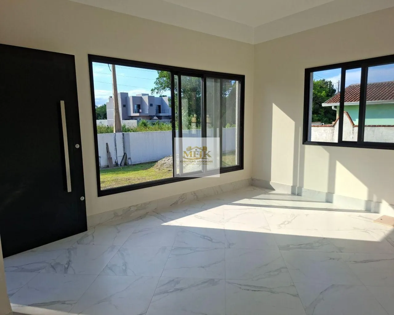 Imagem Casa com 214 m² e 3 quartos à venda em Atami
