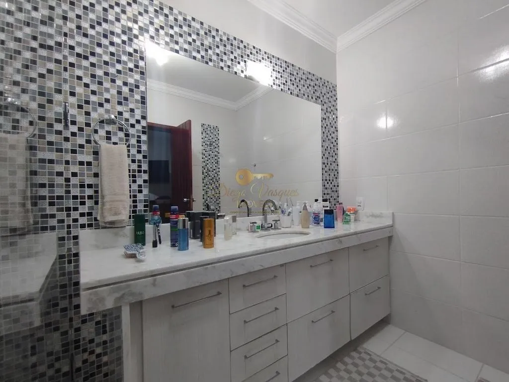 Imagem Casa em Condomínio para Venda em Teresópolis / RJ no bairro Granja Guarani