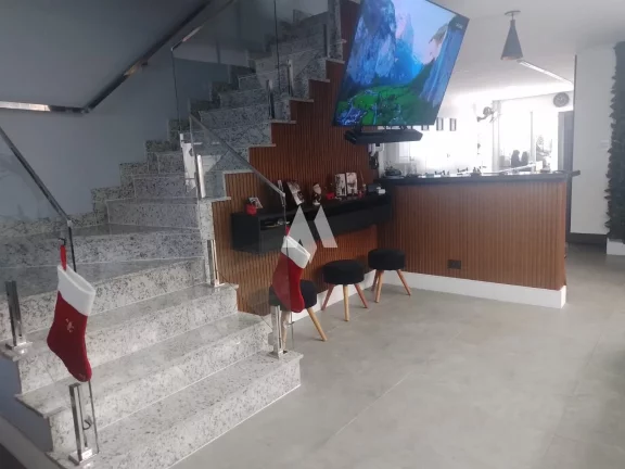 Imagem Sobrado Residencial à venda com 4 dormitórios e piscina na Ponta da Praia em Santos/SP