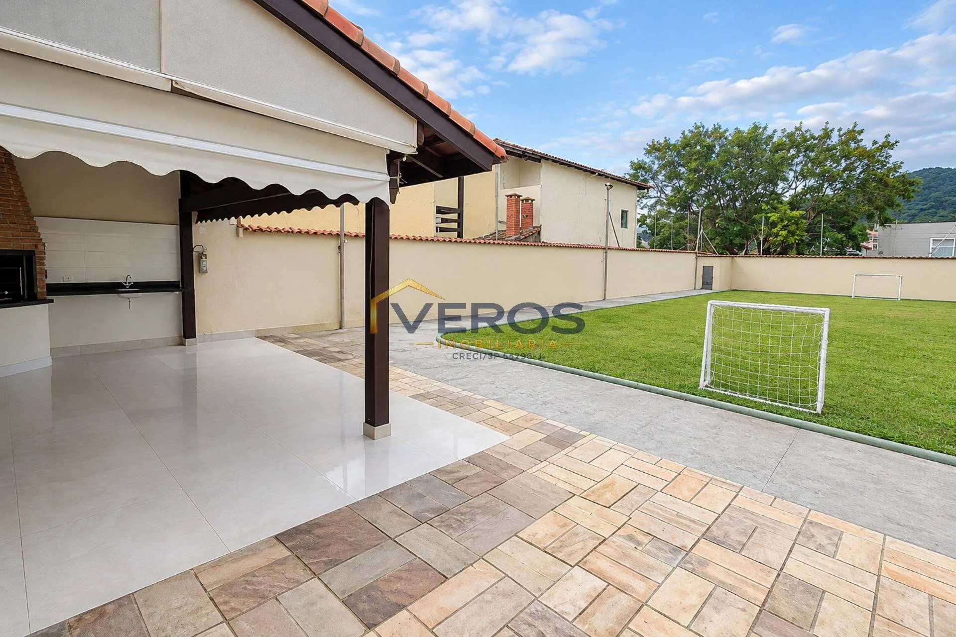 Imagem Apartamento a venda com 3 quartos a 300m da praia Martim de Sá em Caraguá