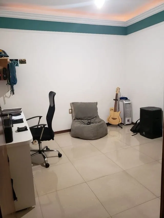 Imagem Casa à venda 3 Quartos, 1 Suite, 2 Vagas, 300M², Vila São José, Taubaté - SP