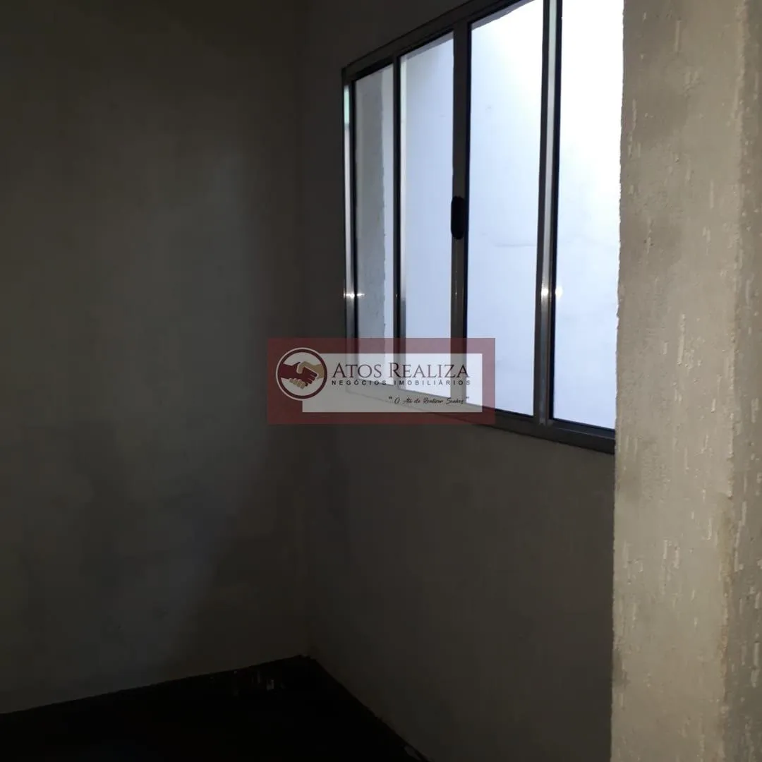 Imagem Oportunidade. Vendo lindo sobrado na vila do encontro, a 10 minutos andando do metrô Jabaquara, imóvel com 2 Dormitórios espaçosos, Cozinha com Armários, sala grande, edícula com lavanderia, bem localizado em uma rua sem saída em Jabaquara. Valor de oport
