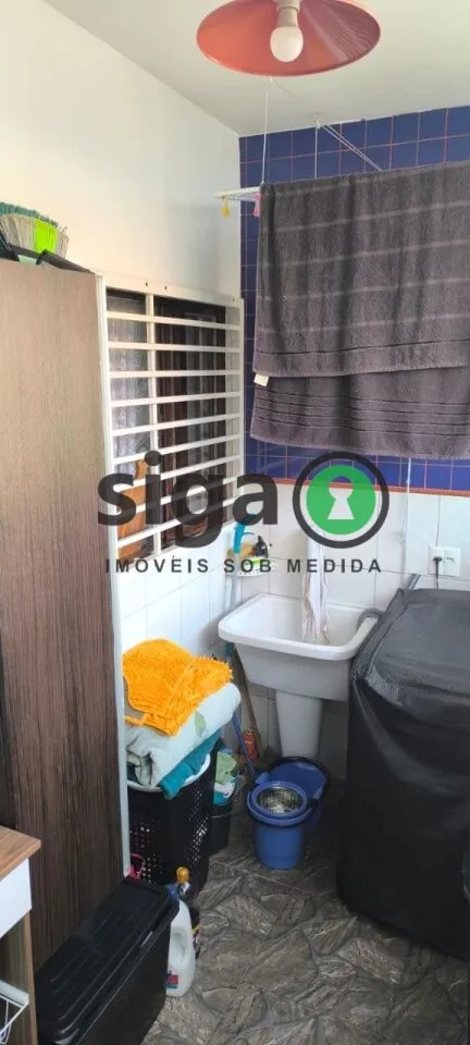 Imagem Casa Espaçosa com 3 Quartos, Suíte, Quintal e Churrasqueira em Localização Privilegiada