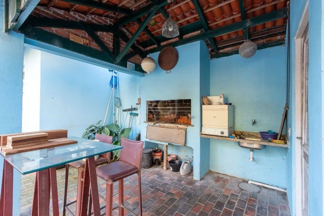 Imagem Casa para Venda - 292.21m², 4 dormitórios, sendo 2 suites, 3 vagas - Tristeza