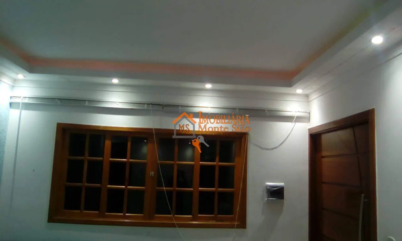 Imagem Sobrado com 3 dormitórios à venda, 176 m² por R$ 585.000,00 - Vila Rio de Janeiro - Guarulhos/SP