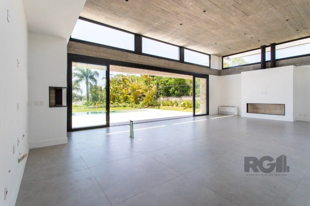 Imagem A Casa Le Mans, uma residência térrea de esquina com 389,48m2 de área coberta