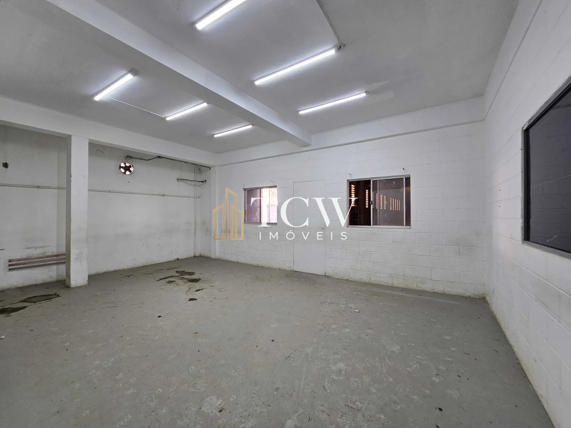 Imagem Galpão Industrial à Venda em Guarulhos | 2.564 m² | Terreno 11.400 m² | ZAE-2