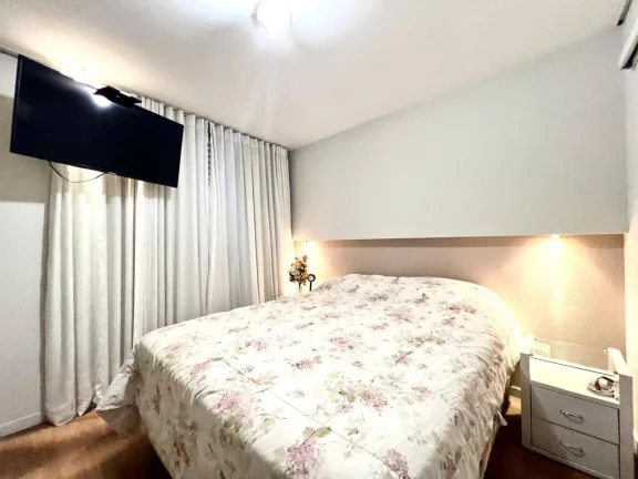 Imagem Cobertura à Venda com 150m², 3 Quartos, 2 Suítes e 4 Vagas -Excelente Local