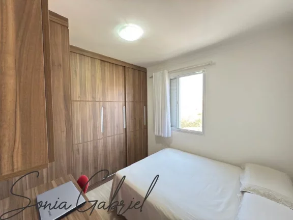 Imagem Apartamento à venda em Valinhos-SP, Condomínio Vale das Figueiras: 2 quartos, 2 salas, 1 banheiro e vaga de garagem!